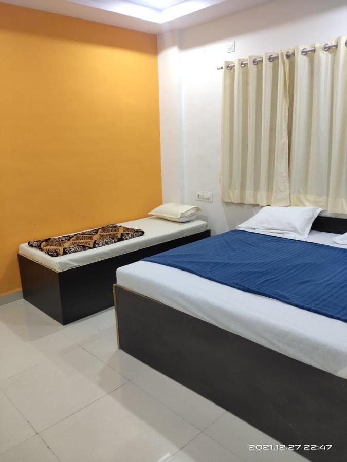 Hotel Sai Santosh Shirdi Exterior photo