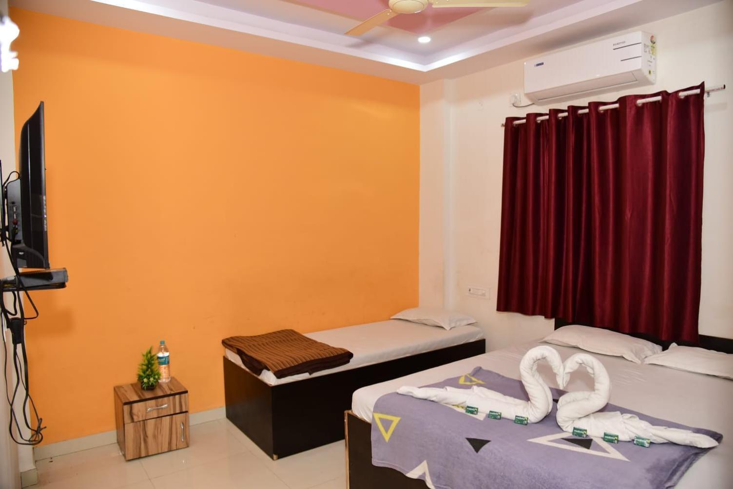 Hotel Sai Santosh Shirdi Exterior photo